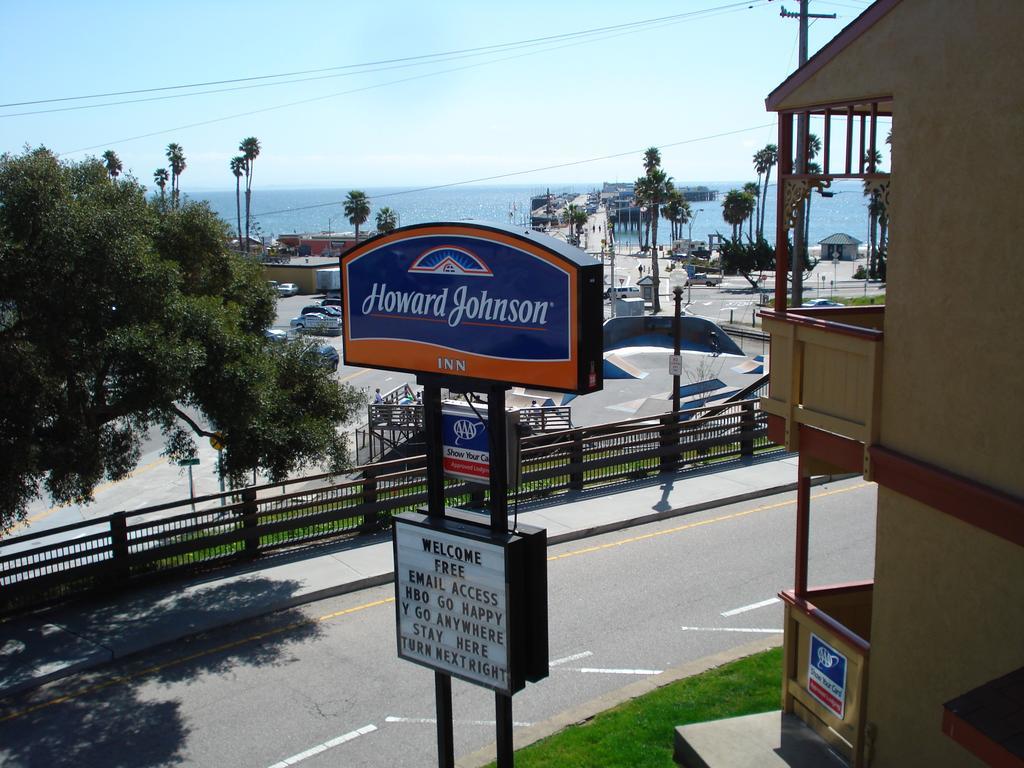 Howard Johnson By Wyndham Santa Cruz Beach Boardwalk Екстериор снимка